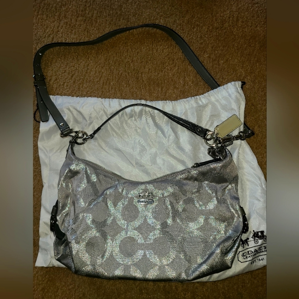Signature Coach Hobo